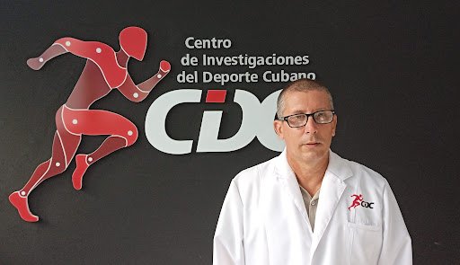 Dr. Alfredo Quintana destaca el liderazgo y visión de Yassen Pérez en el éxito del Team Pérez